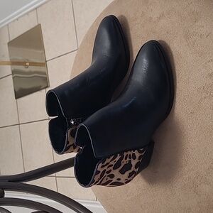 Franko Sarto beautiful booties in black and leopard print, never worn